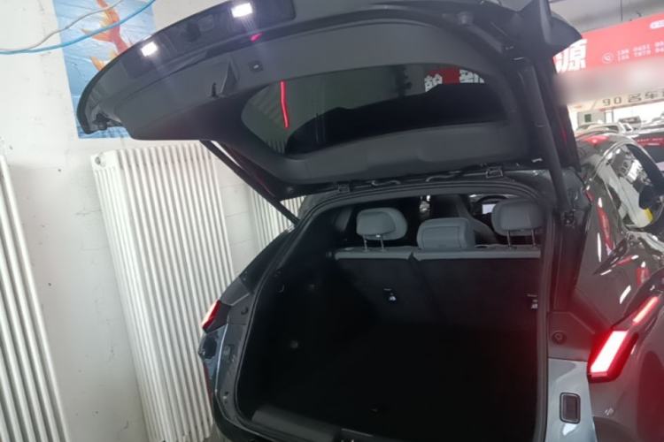 Used Lynk & Co 08 EM-P 2025 120km Long-Range Pro Trunk