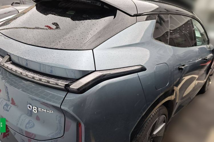 Used Lynk & Co 08 EM-P 2025 220 km All-Wheel-Drive Performance Halo Rear Right 45 Deg