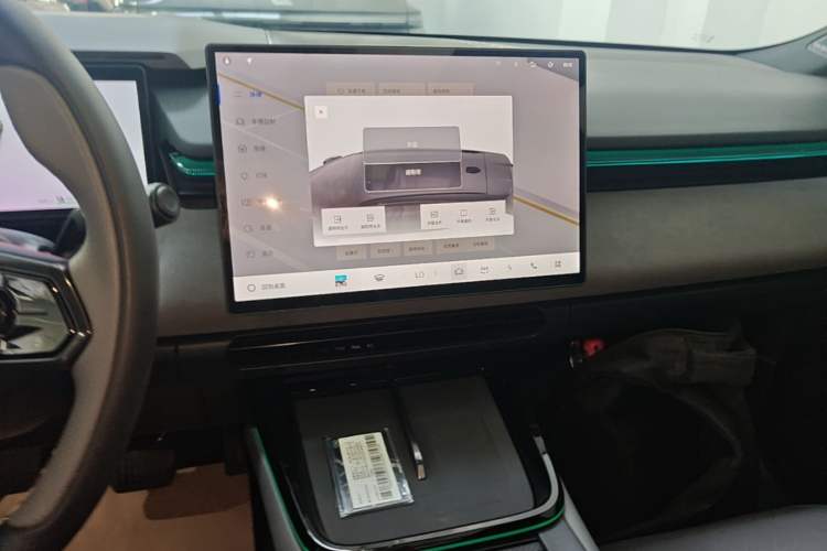 Used Lynk & Co 08 EM-P 2025 120km Long-Range Pro Audio And AC Panel