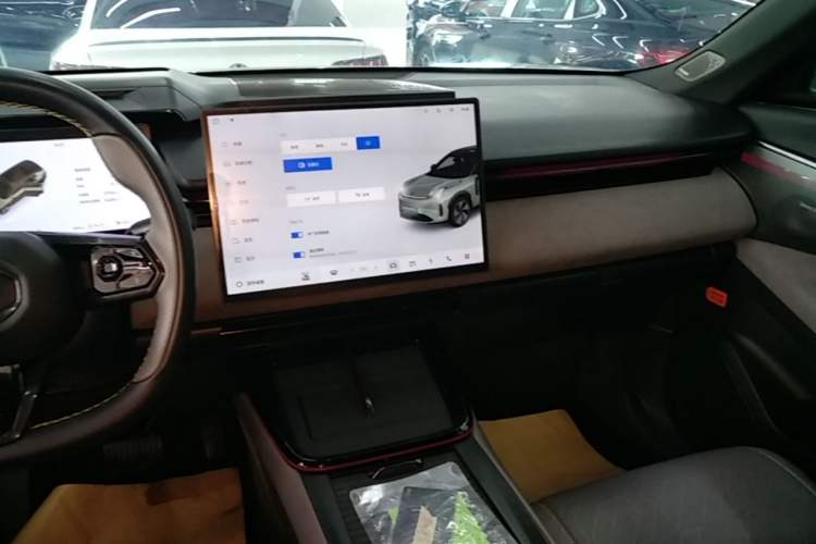 Used Lynk & Co 08 EM-P 2025 120km Long-Range Halo Audio And AC Panel