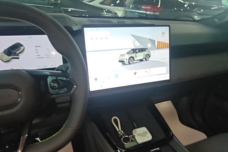 Used Lynk & Co 08 EM-P 2025 120km Long-Range Halo Center Console