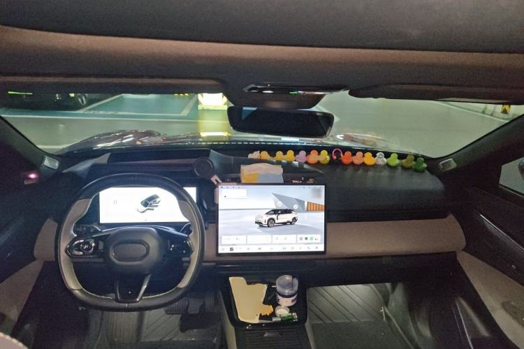 Used Lynk & Co 08 EM-P 2025 120km Long-Range Halo Center Console