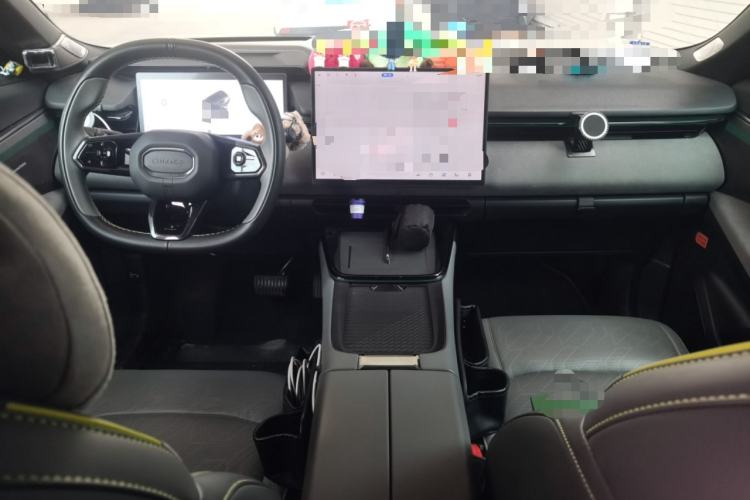 Used Lynk & Co 08 EM-P 2025 120km Long-Range Halo Center Console