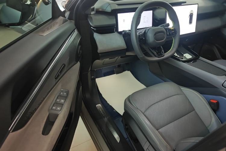 Used Lynk & Co 08 EM-P 2025 120km Long-Range Halo Driver Seat