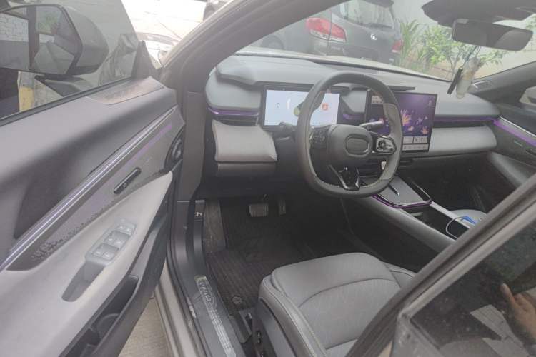 Used Lynk & Co 08 EM-P 2025 120km Long-Range Pro Driver Seat