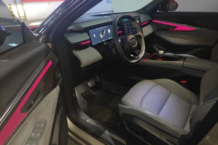 Used Lynk & Co 08 EM-P 2025 120km Long-Range Pro Driver Seat