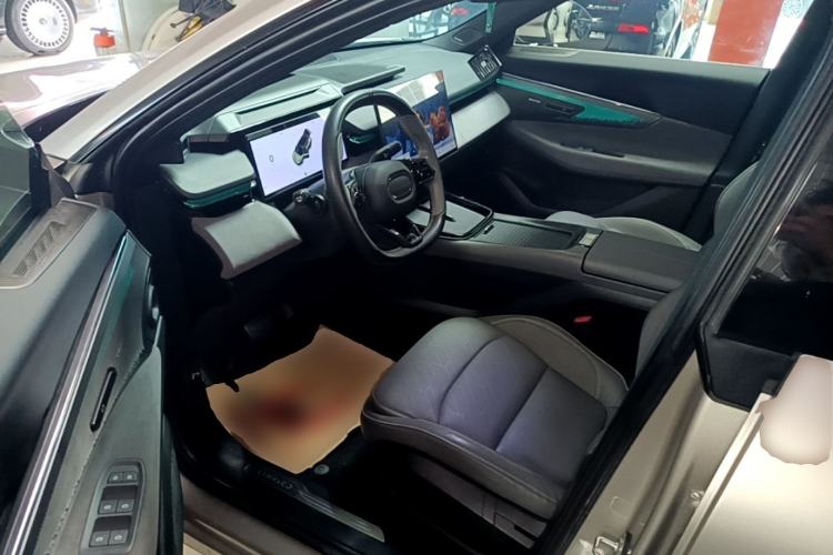 Used Lynk & Co 08 EM-P 2025 120km Long-Range Halo Driver Seat
