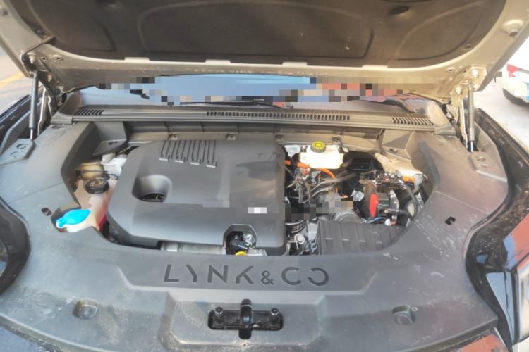 Used Lynk & Co 08 EM-P 2025 120km Long-Range Pro Engine Bay