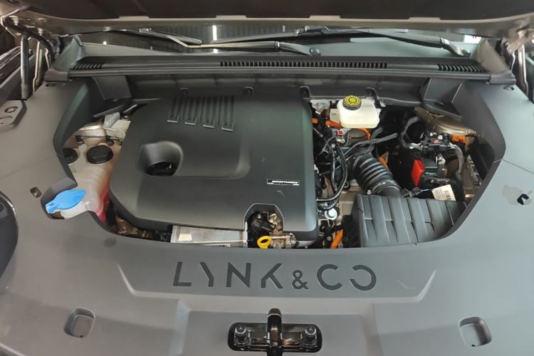 Used Lynk & Co 08 EM-P 2025 120km Long-Range Halo Engine Bay