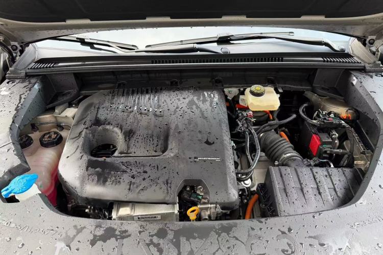 Used Lynk & Co 08 EM-P 2025 120km Long-Range Halo Engine Bay