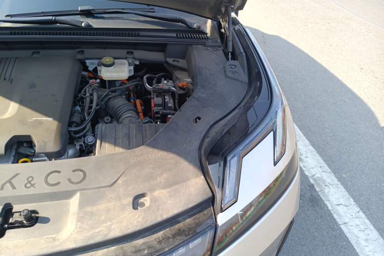 Used Lynk & Co 08 EM-P 2025 120km Long-Range Halo Engine Bay Left