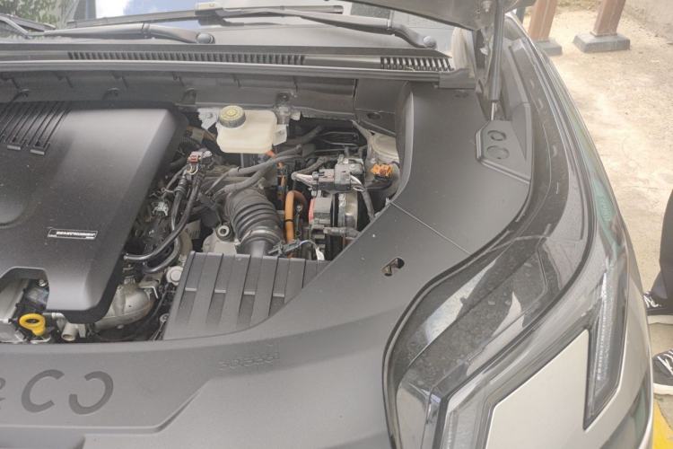 Used Lynk & Co 08 EM-P 2025 120km Long-Range Pro Engine Bay Left