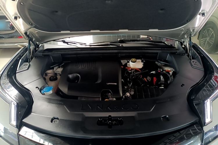 Used Lynk & Co 08 EM-P 2025 120km Long-Range Halo Engine Bay