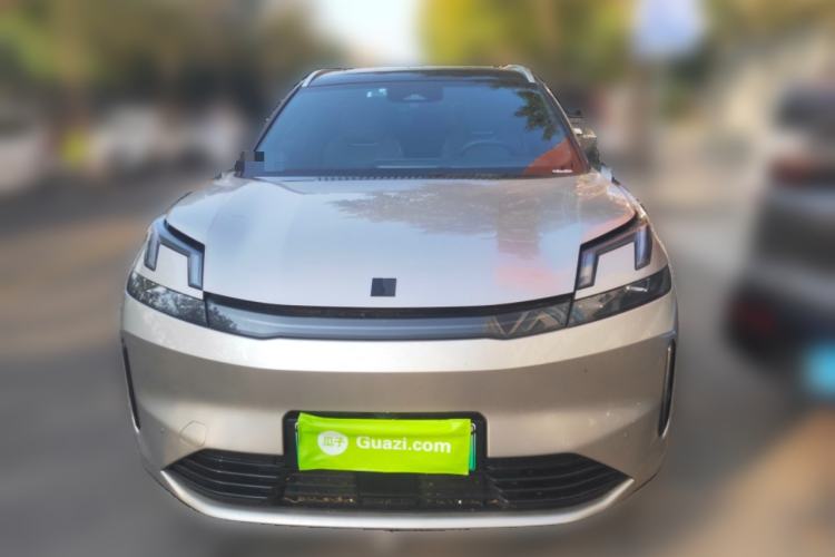 Used Lynk & Co 08 EM-P 2025 120km Long-Range Pro Exterior 1