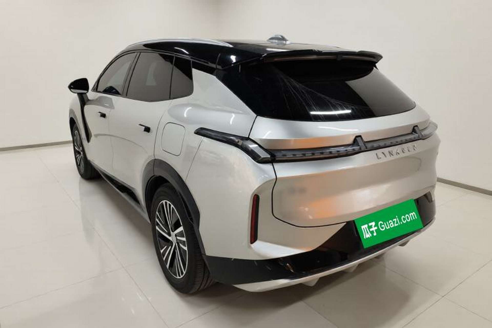 Used Lynk & Co 08 EM-P 2025 245km Ultra-Long Range Halo Exterior 2