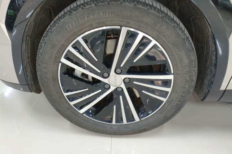 Used Lynk & Co 08 EM-P 2025 245km Ultra-Long Range Halo Exterior 4