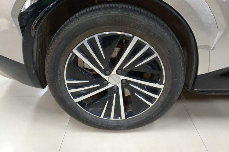 Used Lynk & Co 08 EM-P 2025 245km Ultra-Long Range Halo Exterior 5