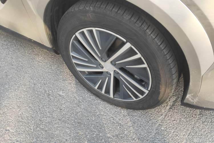 Used Lynk & Co 08 EM-P 2025 120km Long-Range Pro Exterior 7