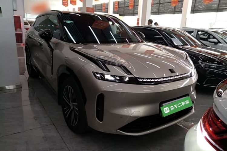 Used Lynk & Co 08 EM-P 2025 120km Long-Range Halo Front Right 45 Deg