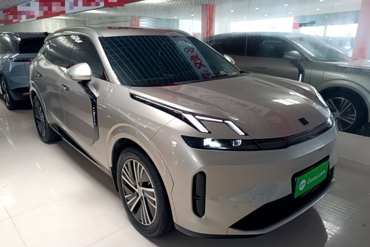 Used Lynk & Co 08 EM-P 2025 120km Long-Range Halo Front Right 45 Deg