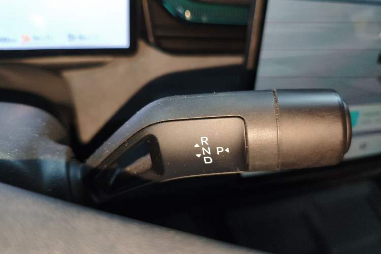 Used Lynk & Co 08 EM-P 2025 245km Ultra-Long Range Halo Gear Lever