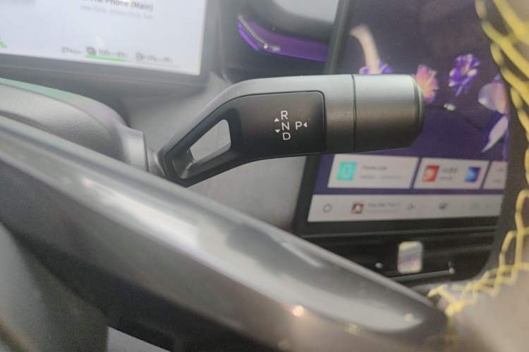 Used Lynk & Co 08 EM-P 2025 120km Long-Range Pro Gear Lever
