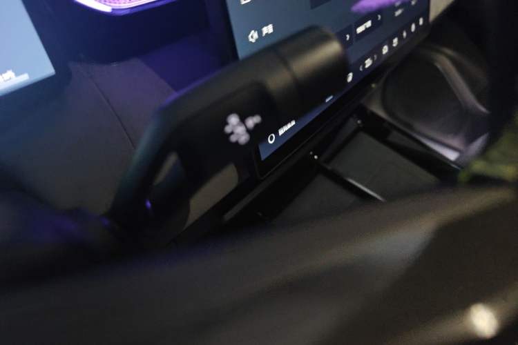 Used Lynk & Co 08 EM-P 2025 120km Long-Range Pro Gear Lever