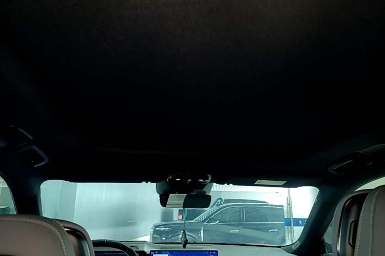 Used Lynk & Co 08 EM-P 2025 120km Long-Range Halo Headliner