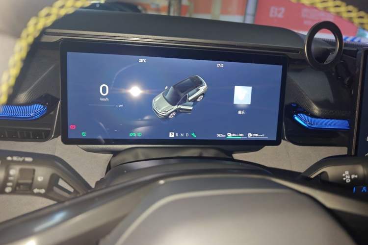 Used Lynk & Co 08 EM-P 2025 120km Long-Range Pro Instrument Cluster