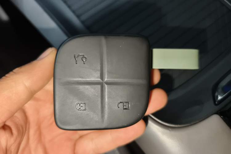 Used Lynk & Co 08 EM-P 2025 120km Long-Range Pro Interior 1