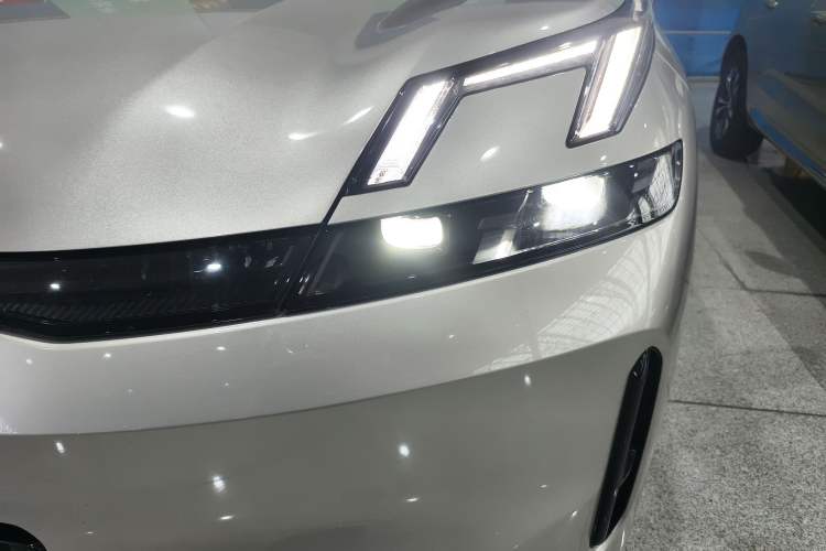 Used Lynk & Co 08 EM-P 2025 120km Long-Range Pro Left Front Headlight