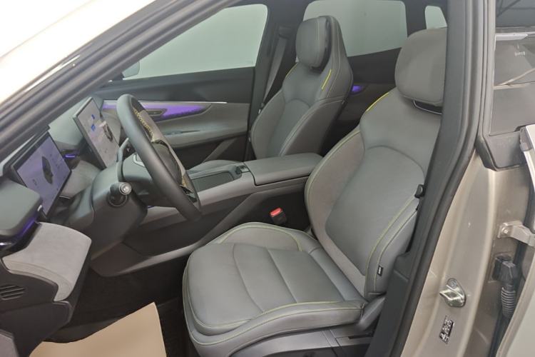 Used Lynk & Co 08 EM-P 2025 120km Long-Range Pro Left Front Seat