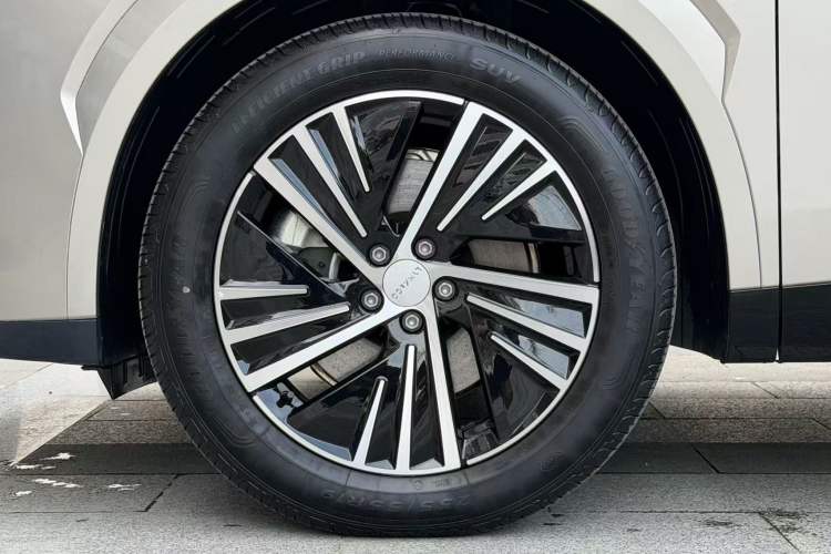 Used Lynk & Co 08 EM-P 2025 120km Long-Range Halo Left Front Wheel Hub