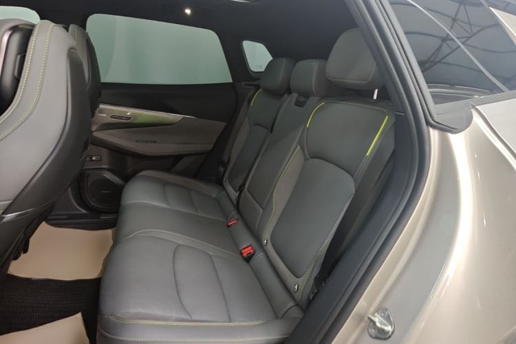 Used Lynk & Co 08 EM-P 2025 120km Long-Range Pro Left Rear Seat