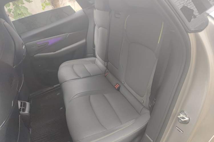Used Lynk & Co 08 EM-P 2025 120km Long-Range Pro Left Rear Seat