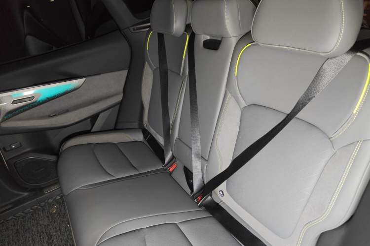 Used Lynk & Co 08 EM-P 2025 120km Long-Range Halo Left Rear Seat