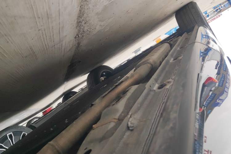 Used Lynk & Co 08 EM-P 2025 120km Long-Range Halo Left Side Sill