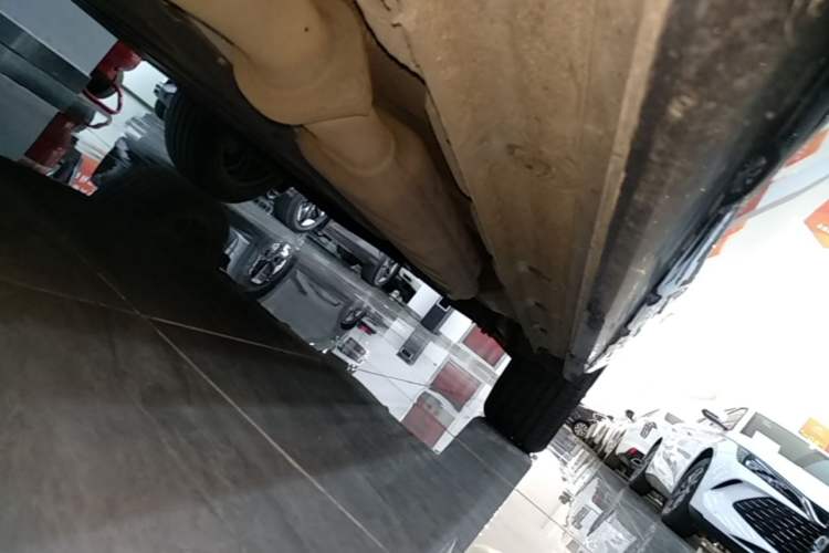 Used Lynk & Co 08 EM-P 2025 120km Long-Range Halo Left Side Sill
