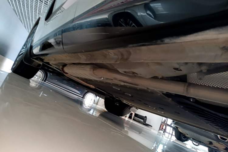 Used Lynk & Co 08 EM-P 2025 120km Long-Range Halo Left Side Sill