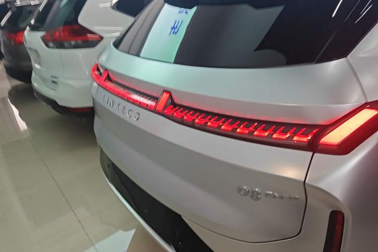 Used Lynk & Co 08 EM-P 2025 120km Long-Range Halo Rear
