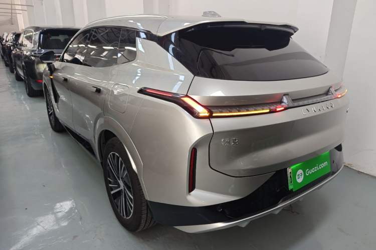Used Lynk & Co 08 EM-P 2025 120km Long-Range Pro Rear Left 45 Deg