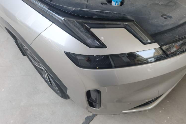 Used Lynk & Co 08 EM-P 2025 120km Long-Range Halo Right Front Headlight