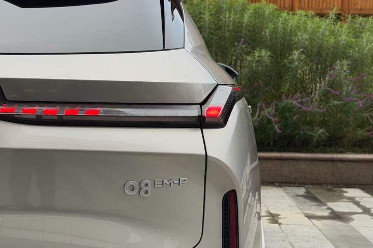 Used Lynk & Co 08 EM-P 2025 120km Long-Range Halo Right Rear Taillight