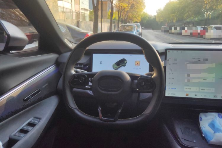 Used Lynk & Co 08 EM-P 2025 120km Long-Range Pro Steering Wheel