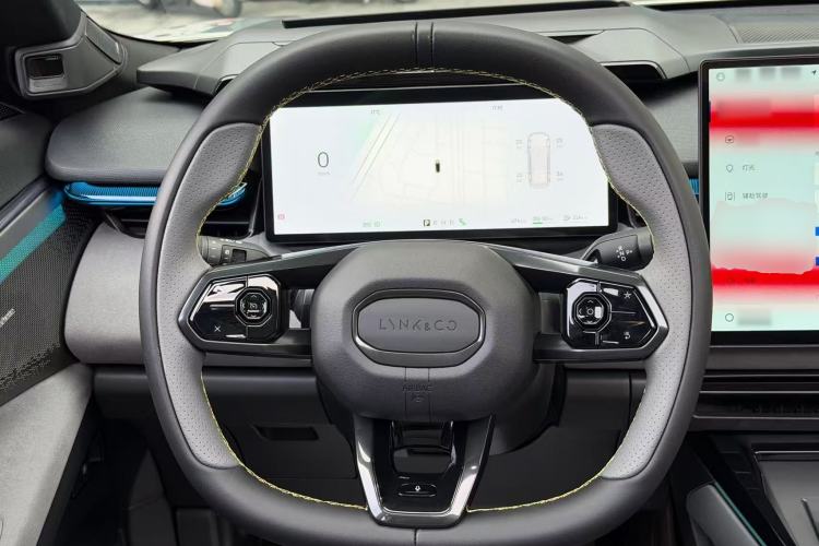 Used Lynk & Co 08 EM-P 2025 120km Long-Range Halo Steering Wheel