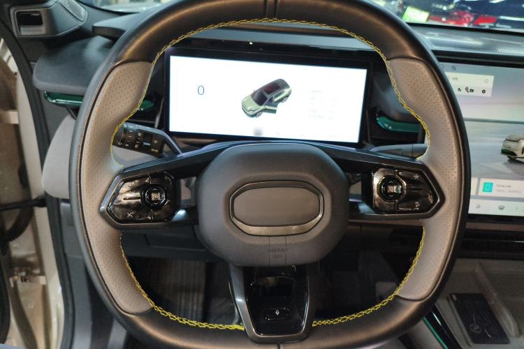 Used Lynk & Co 08 EM-P 2025 245km Ultra-Long Range Halo Steering Wheel