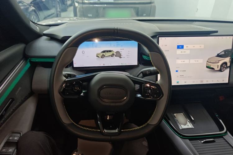 Used Lynk & Co 08 EM-P 2025 120km Long-Range Pro Steering Wheel