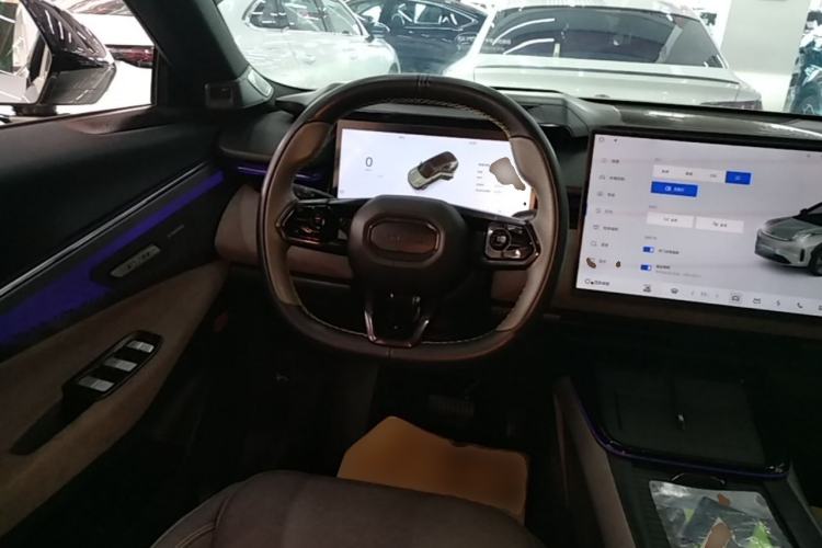 Used Lynk & Co 08 EM-P 2025 120km Long-Range Halo Steering Wheel