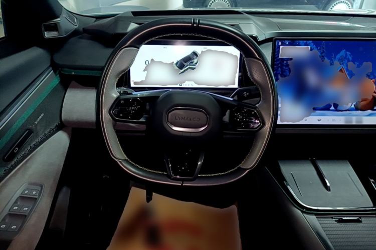 Used Lynk & Co 08 EM-P 2025 120km Long-Range Halo Steering Wheel