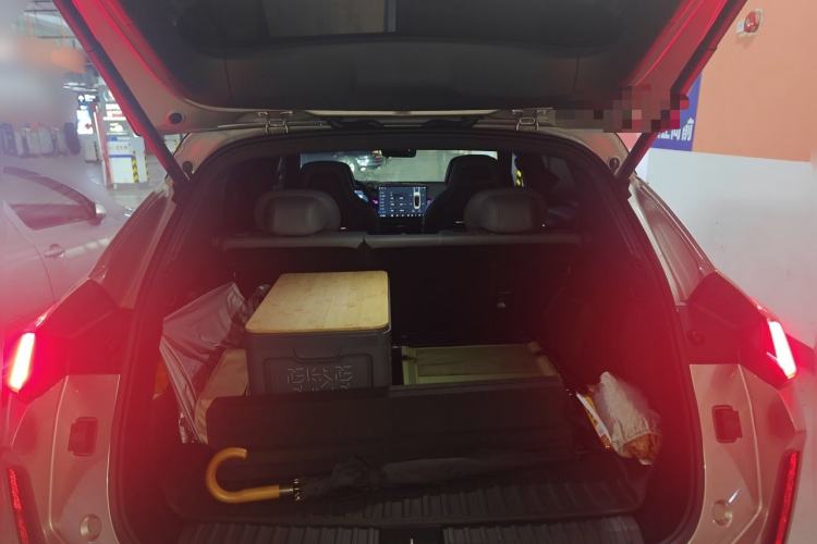Used Lynk & Co 08 EM-P 2025 120km Long-Range Pro Trunk